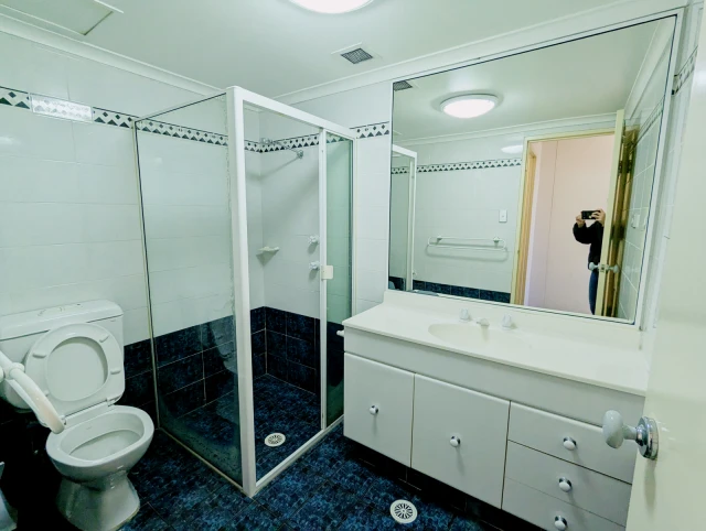 2 Rooms view 1