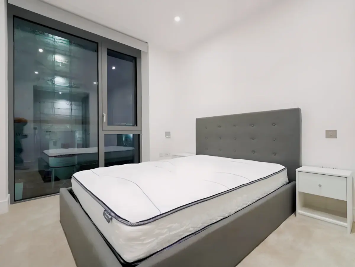 1 Bedroom 1 Bathroom Flat 8