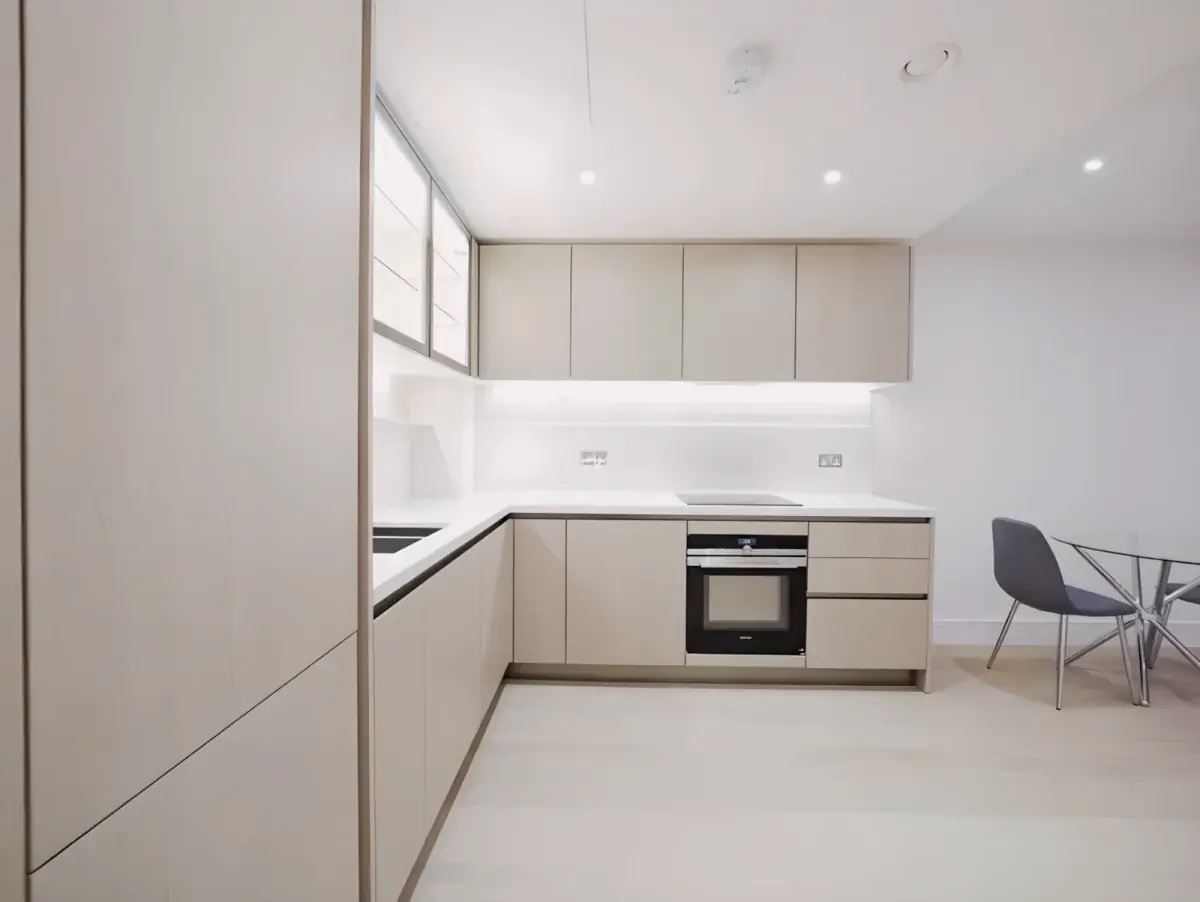 1 Bedroom 1 Bathroom Flat 8