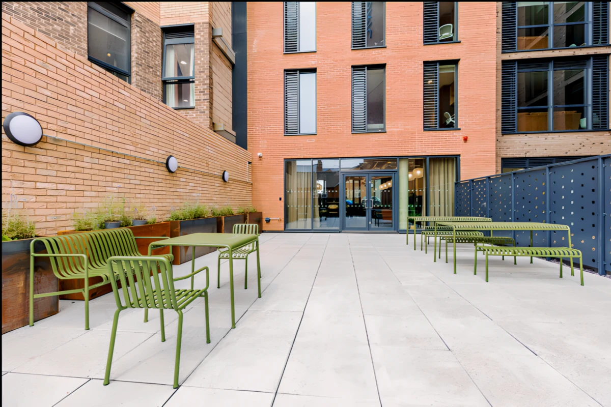 Outdoor Features