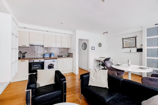 1 Bedroom 1 Bathroom