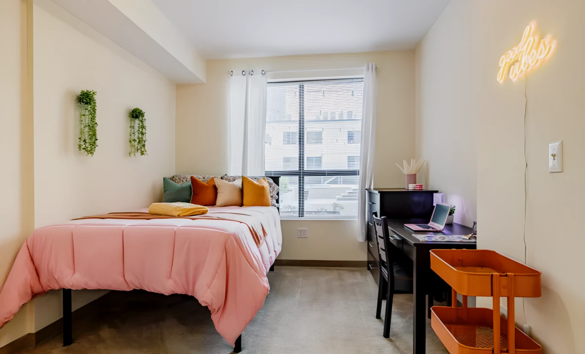 4 Bed 4 Bath Private