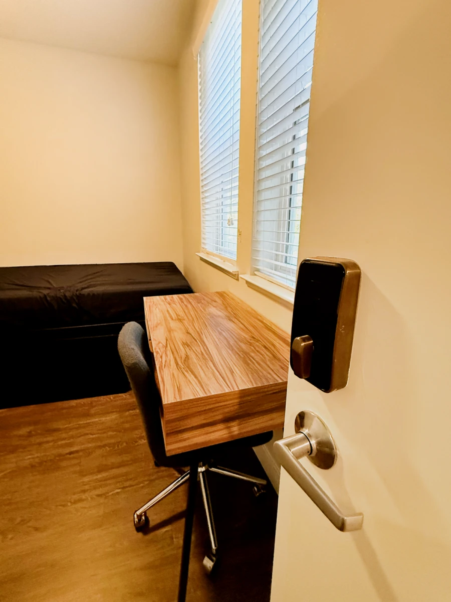 2 Rooms view 1