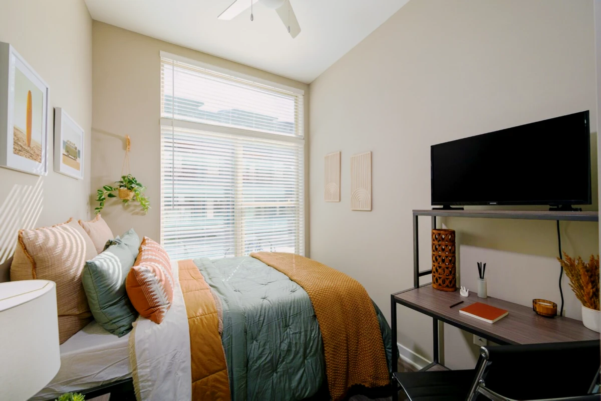 4 Rooms view 1