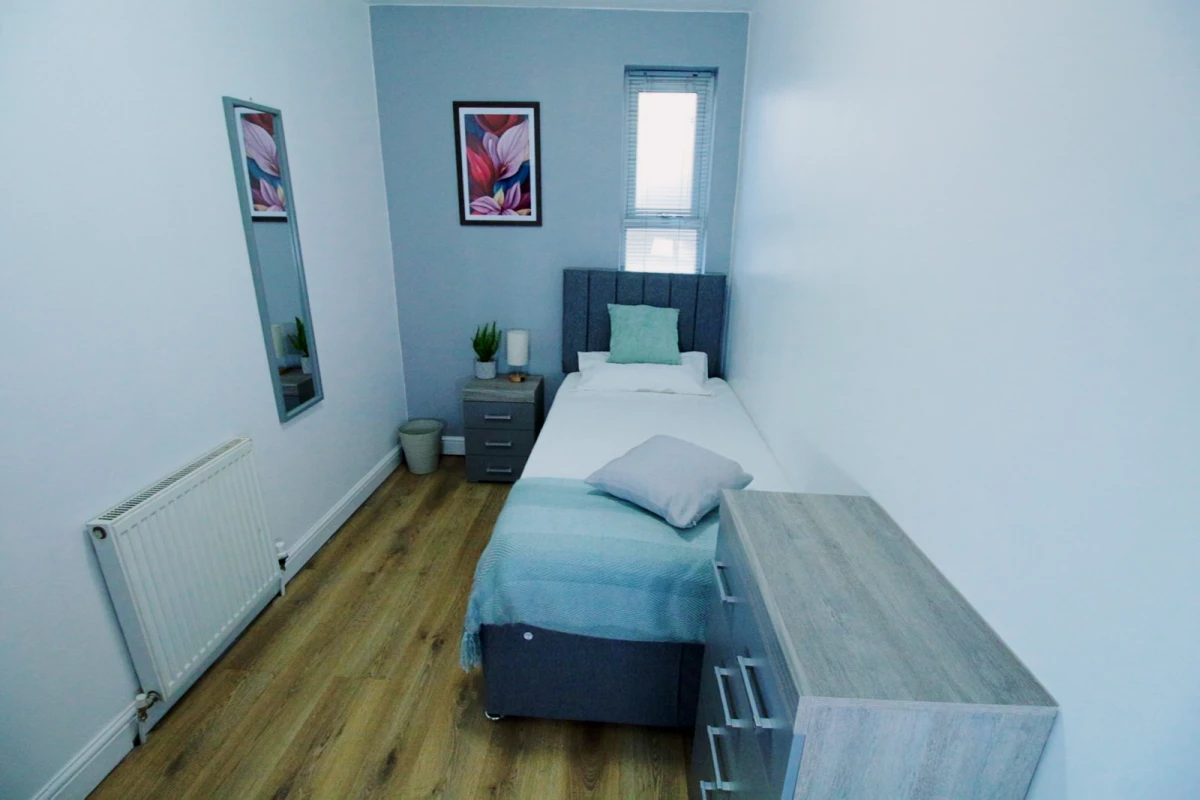 5 Bed 1 Bath
