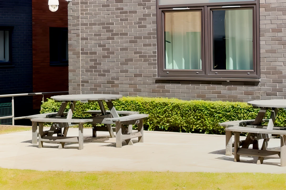 Outdoor Features
