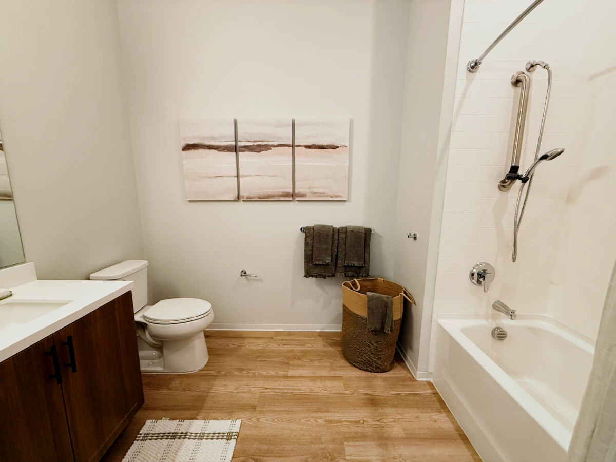 3 Rooms view 4