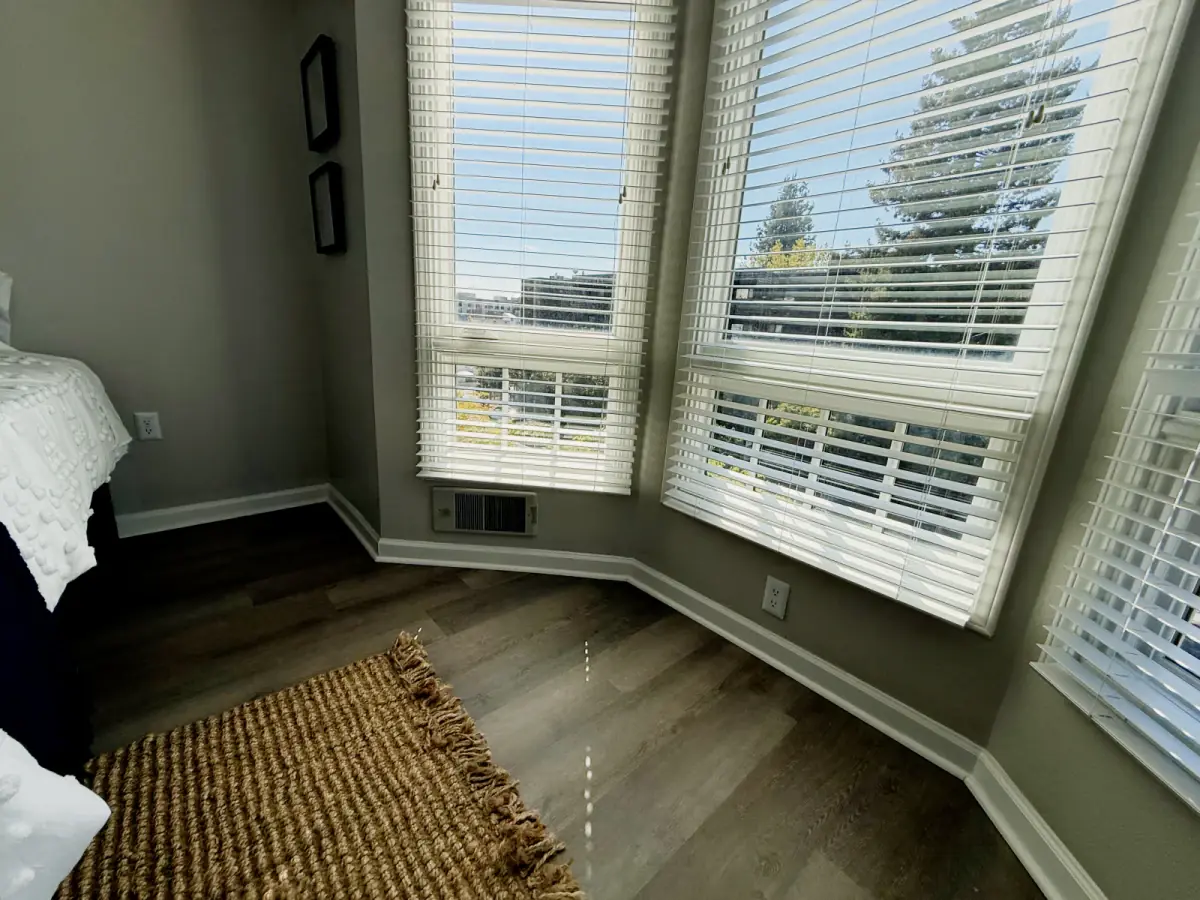 2 Rooms view 4