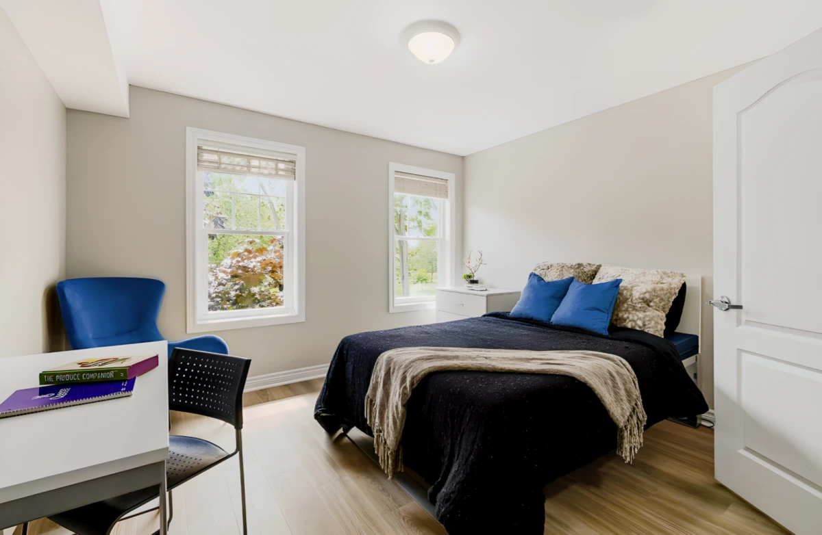 3 Rooms view 1