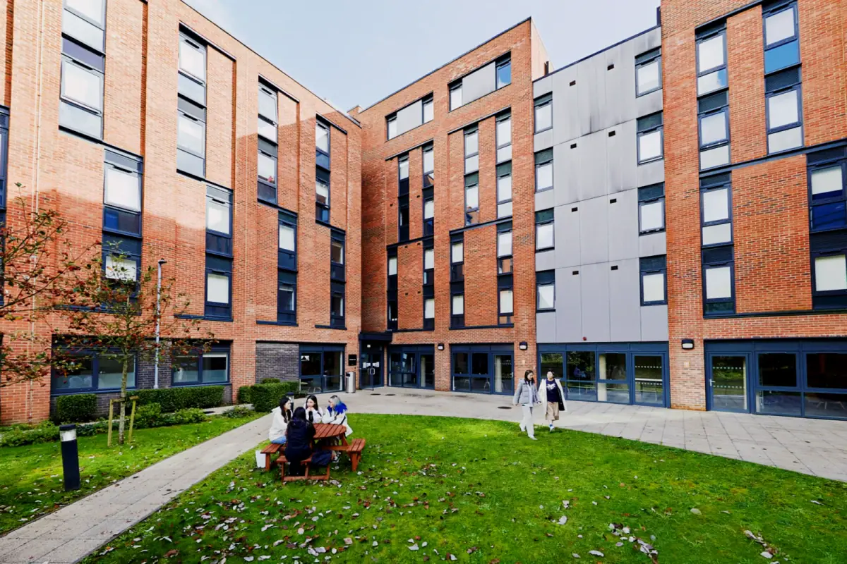 Riverside Way