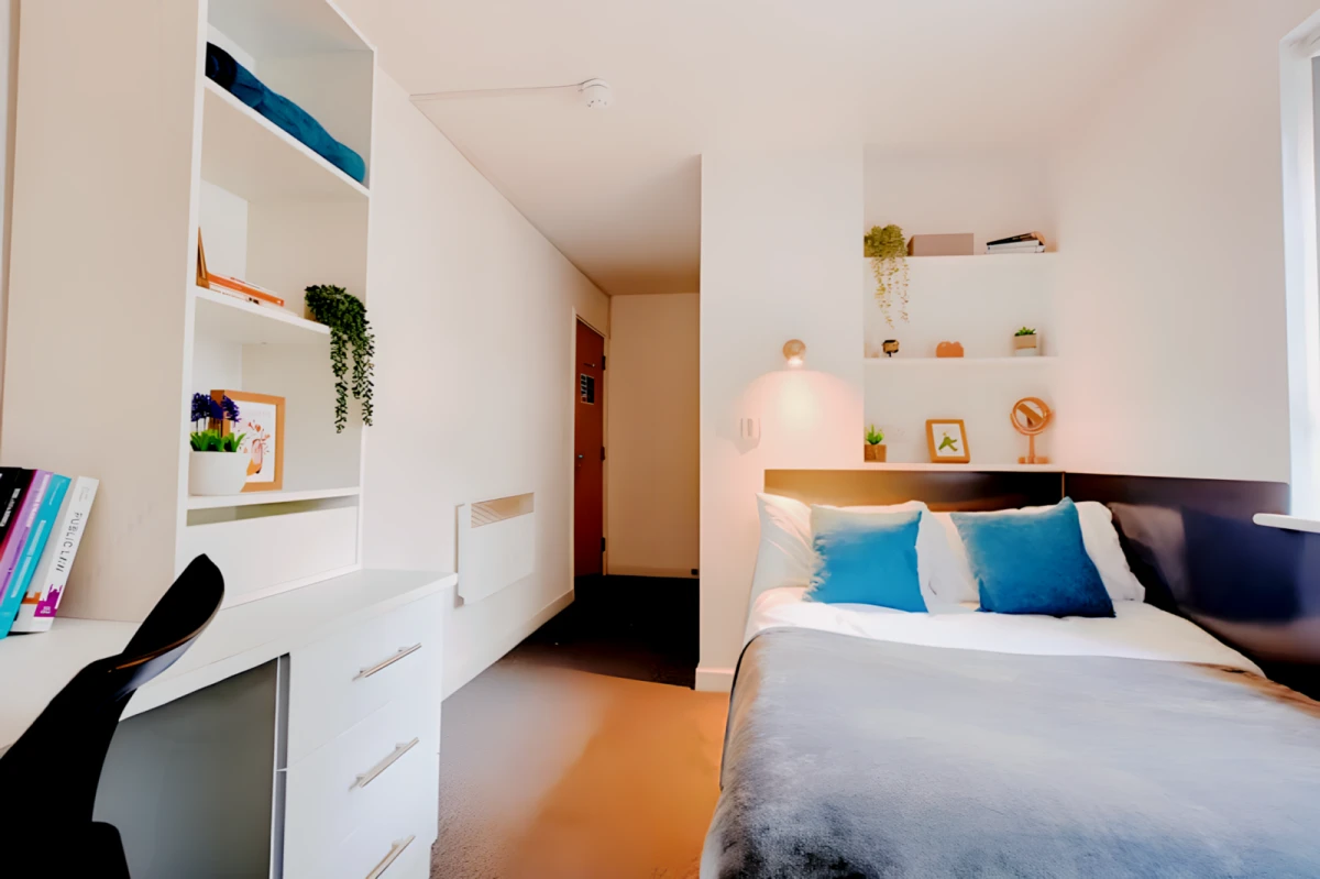 Five Rooms view 4