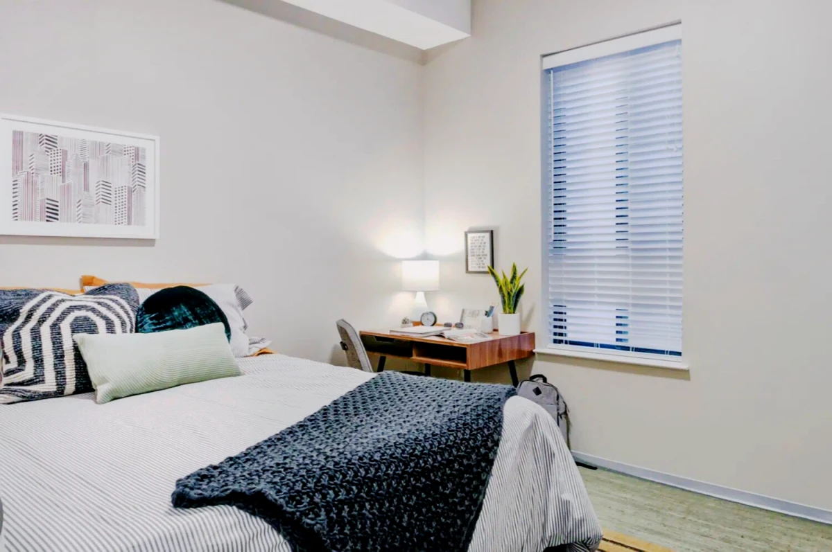 3 Rooms view 4