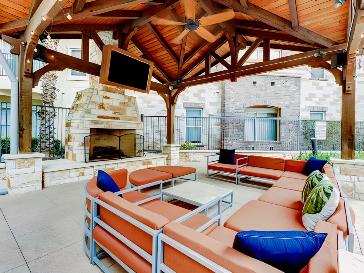 Outdoor Features