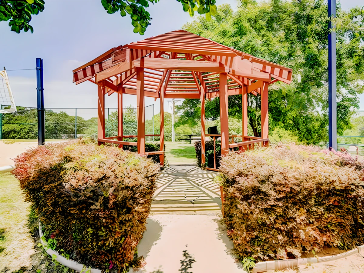 Outdoor Features