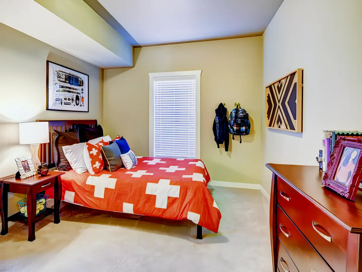 5 Rooms view 3