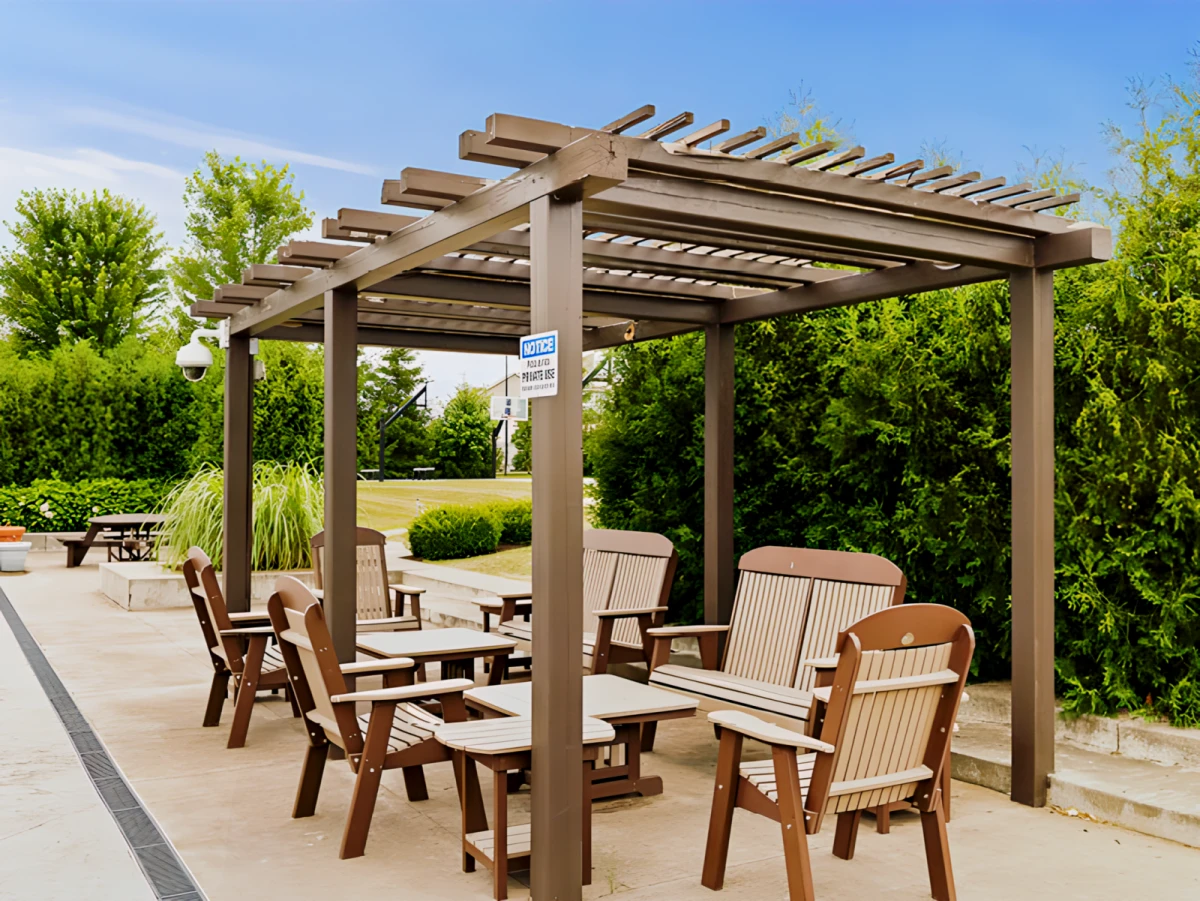 Outdoor Features