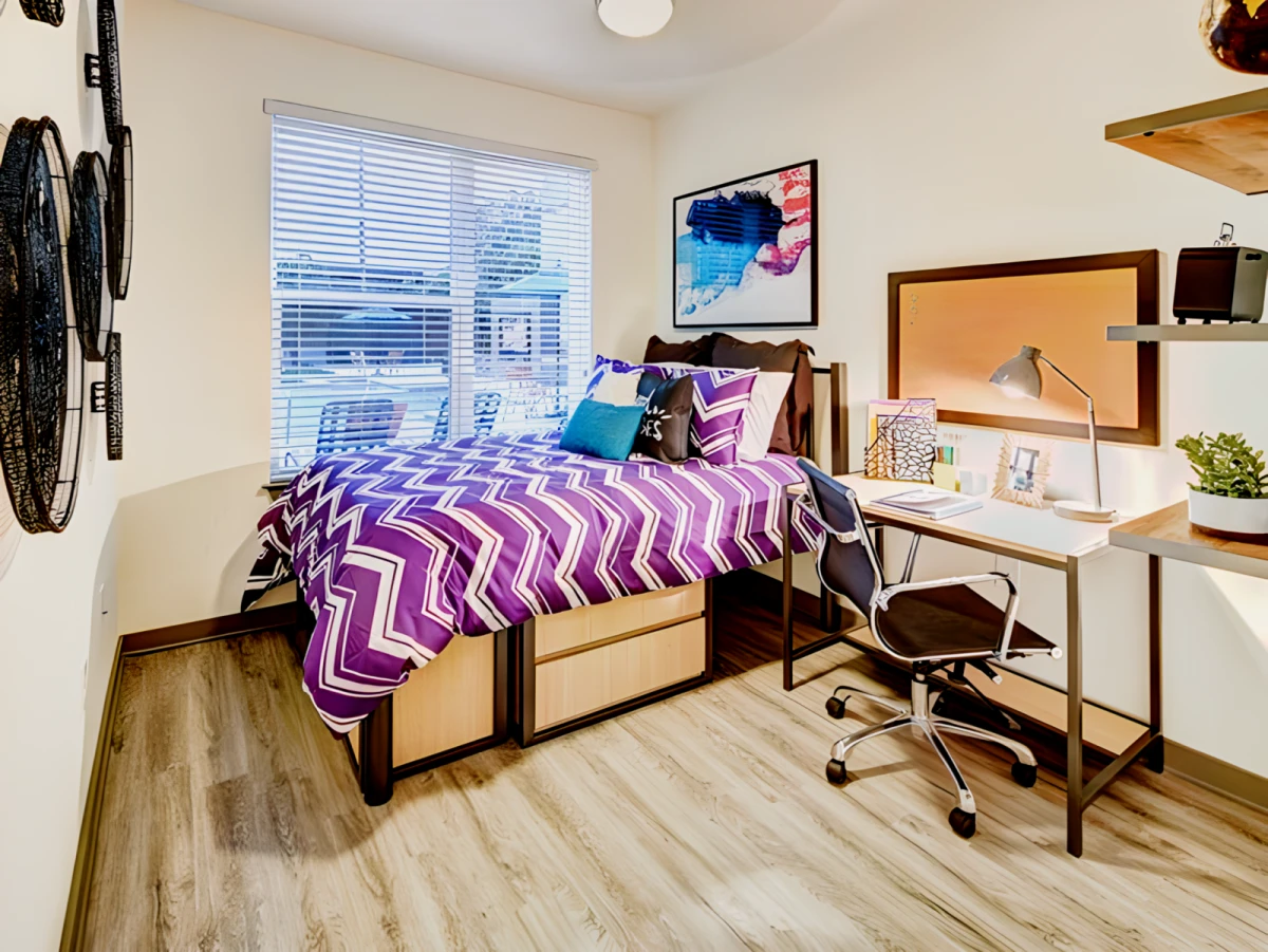 1 Rooms view 2