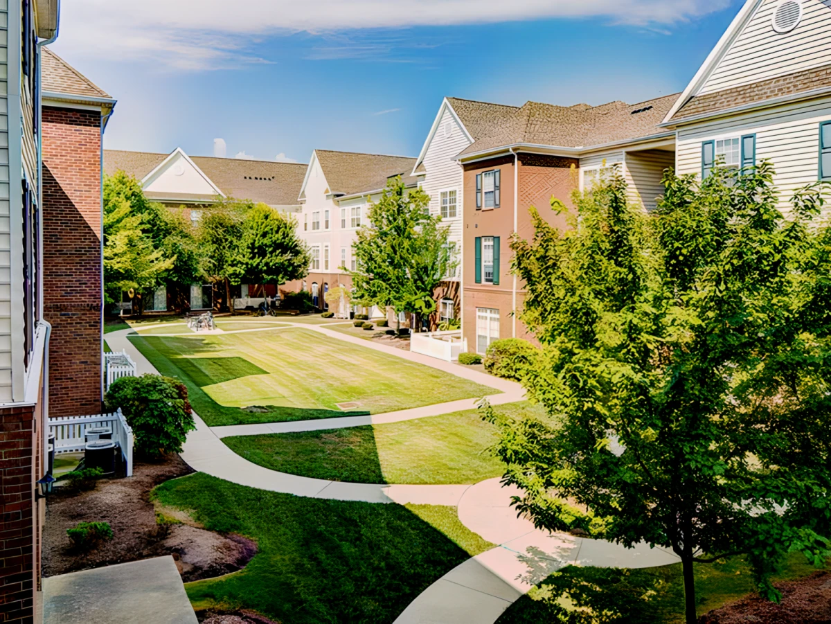 Olde Towne University Square