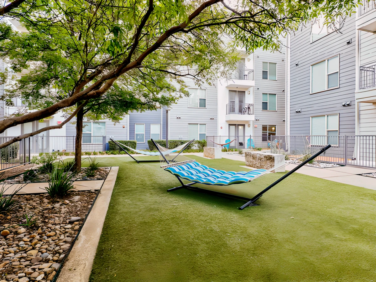 Outdoor Features