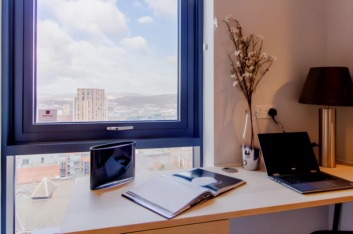 Deluxe Studio