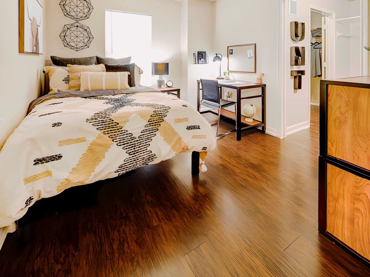 4 Bed - 4 Bath