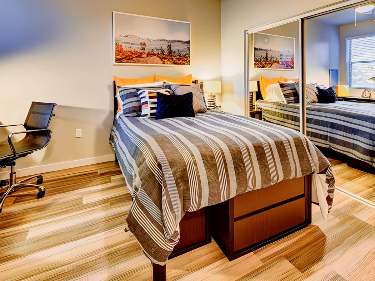 4 Rooms view 3
