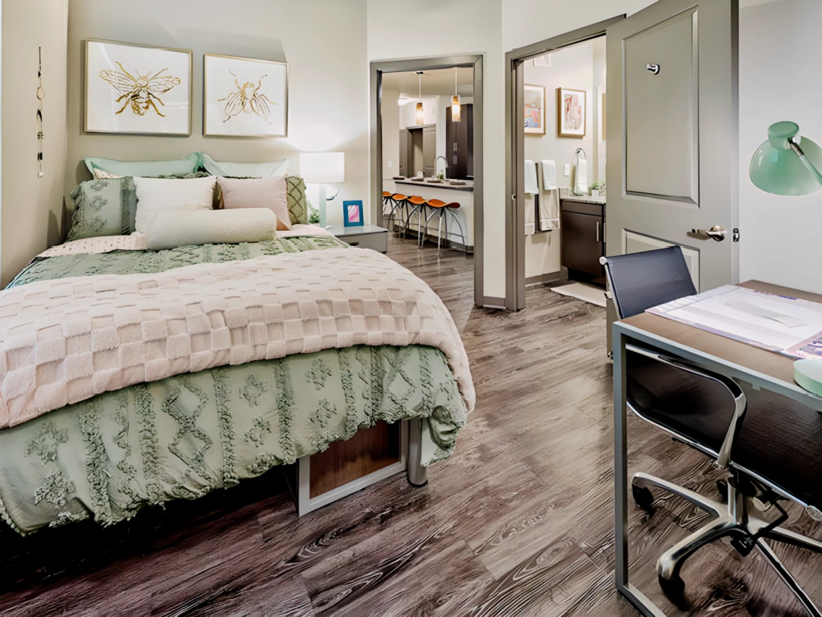4 Rooms view 4