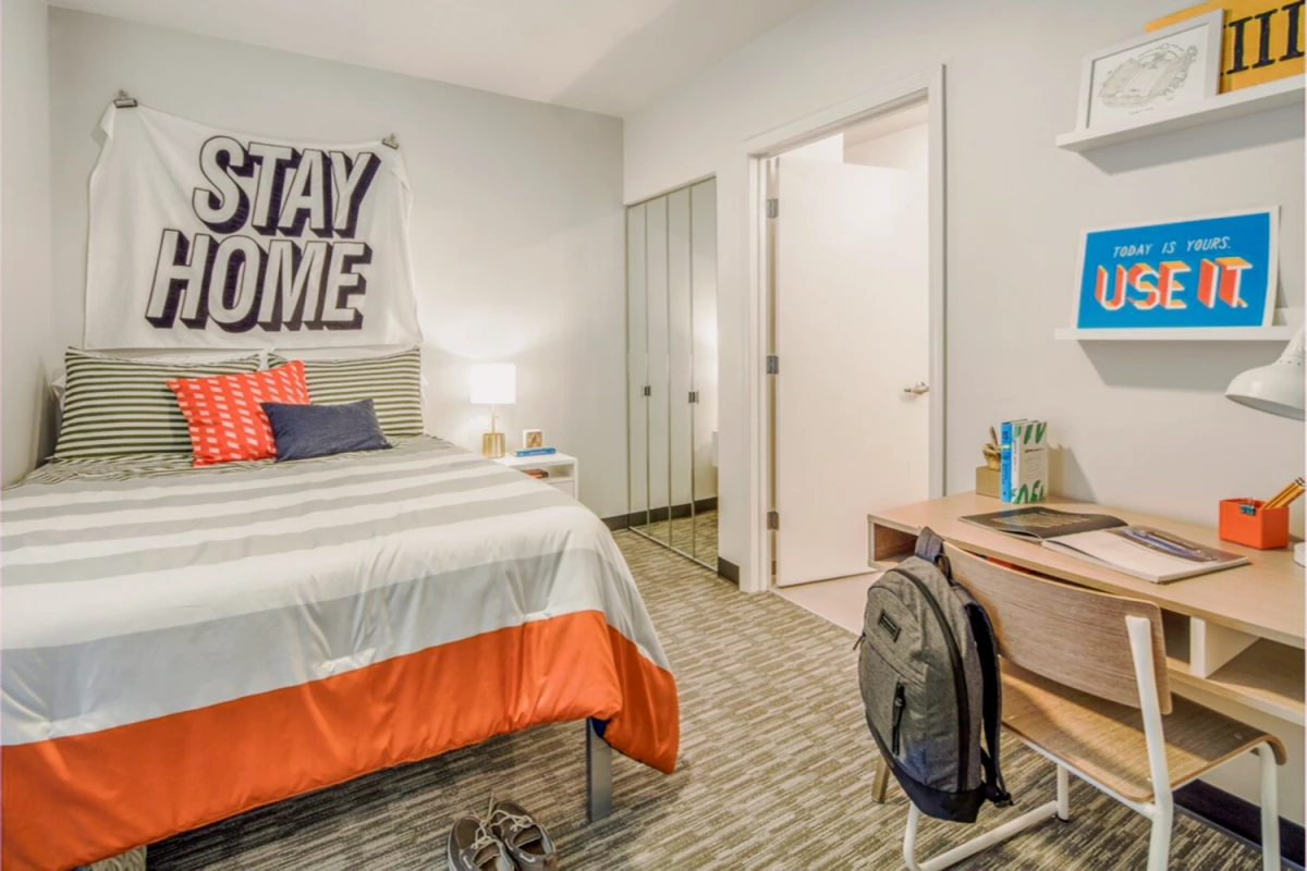 1x1 Rooms view 2