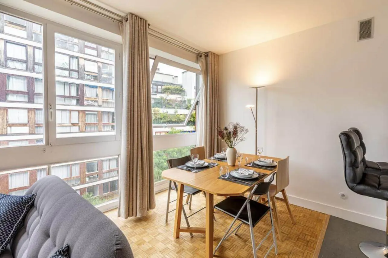 PARIS 5e·45m²·F1·Studio·With furniture