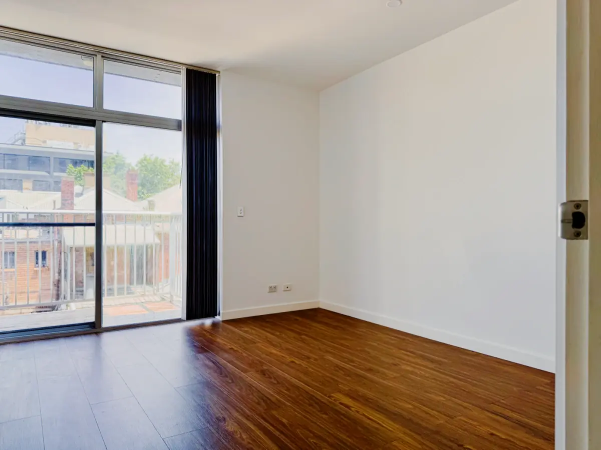 3 Rooms view 1