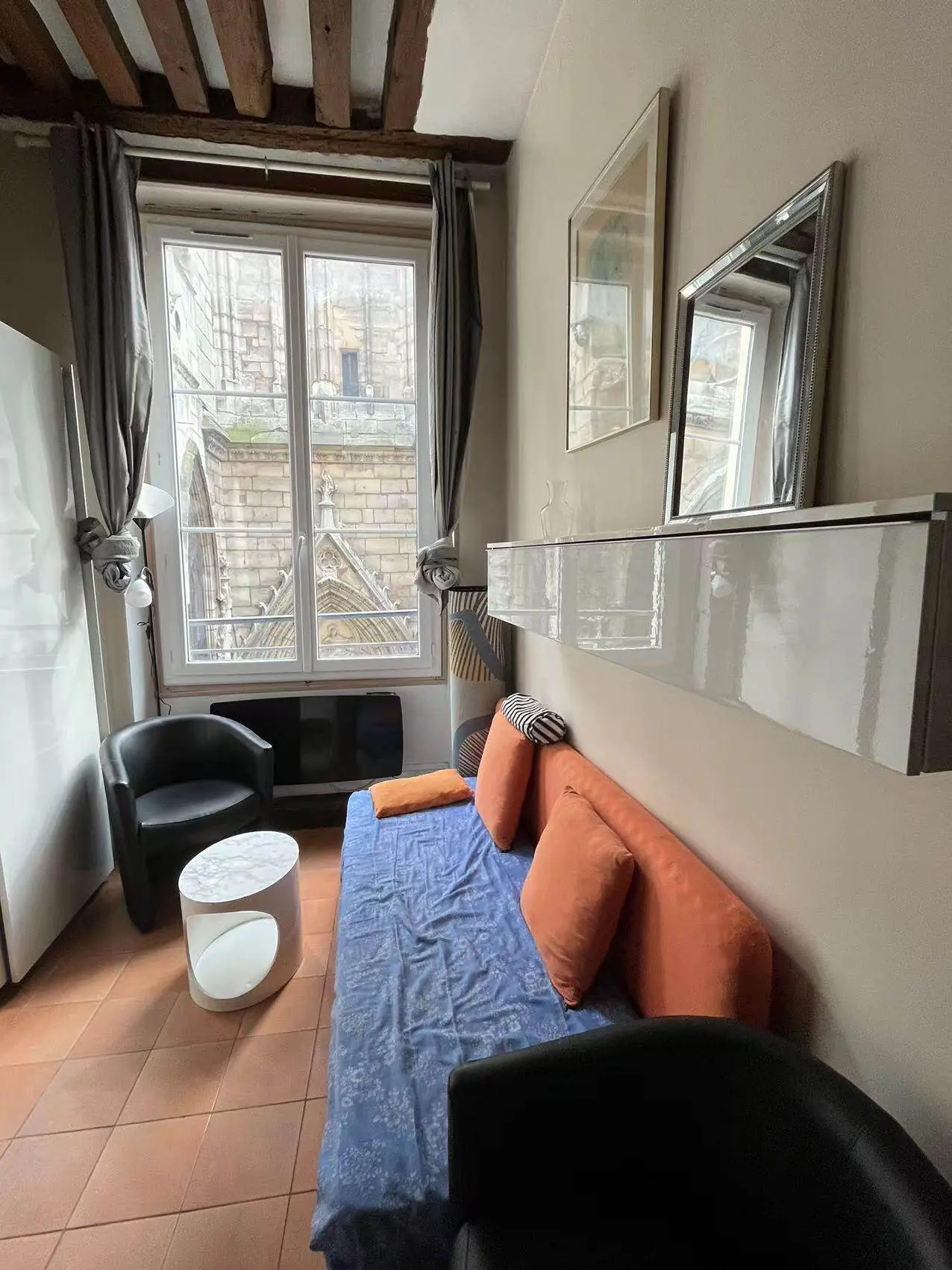 PARIS 5e·22m²·F1·Studio·With furniture