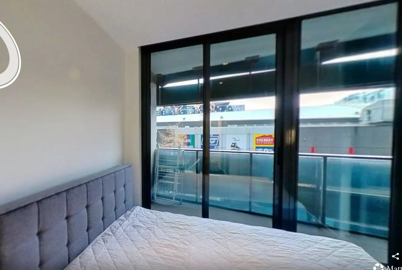 2 Rooms view 4