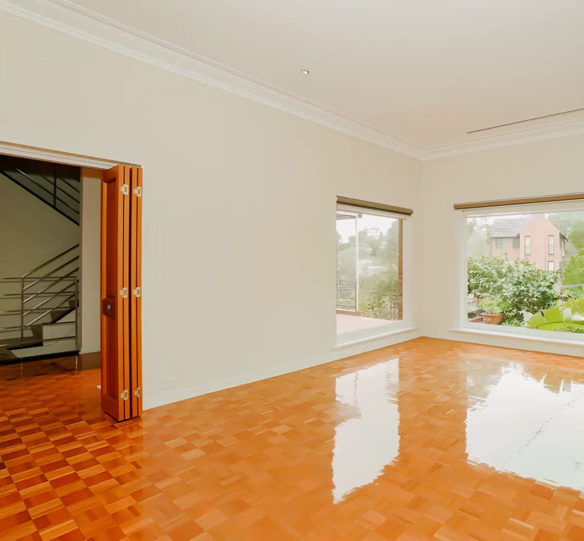 5 Rooms view 1