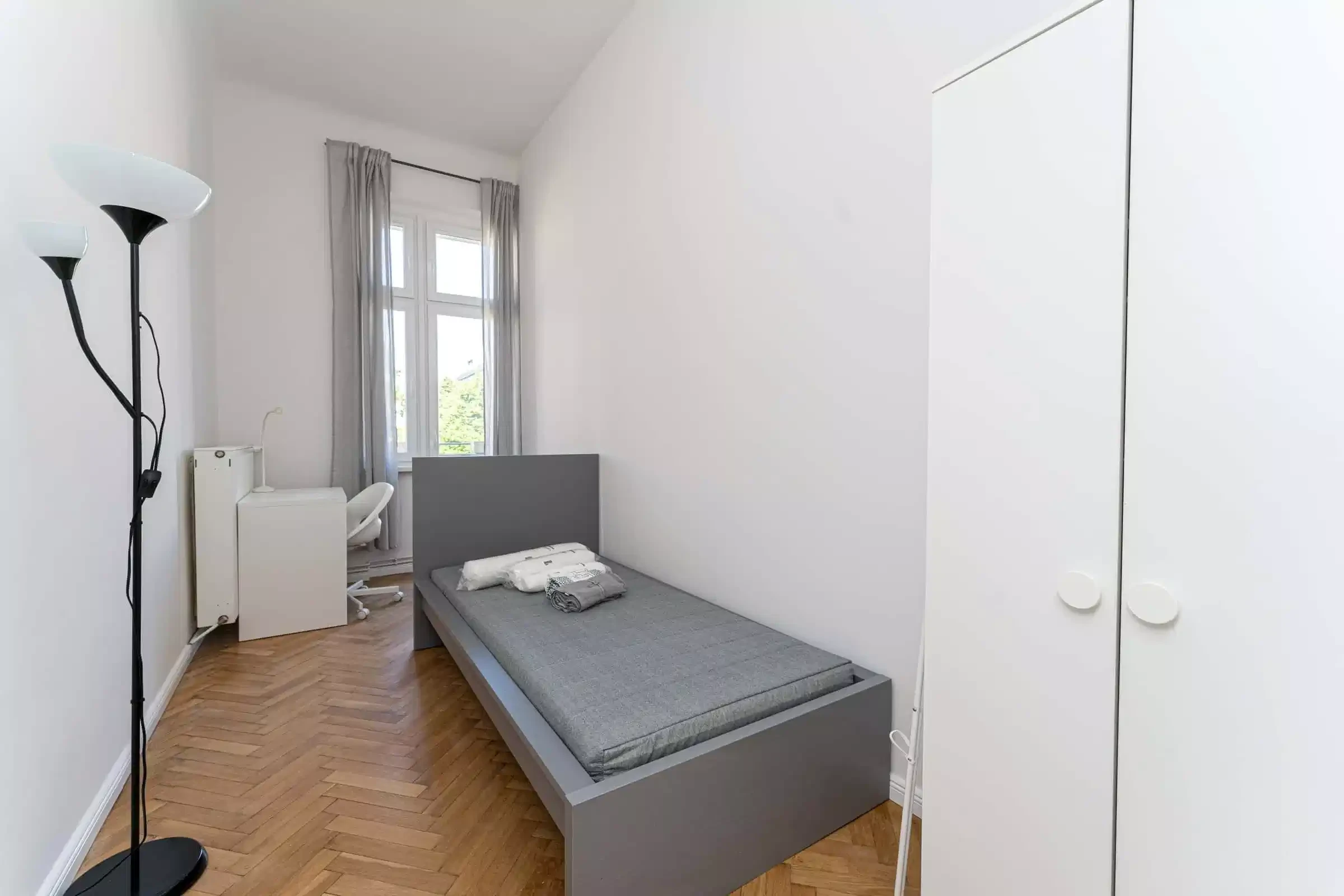 #94529: Room in a 8 Bedroom 1 Bathroom (Hermannstraße) - Bedroom