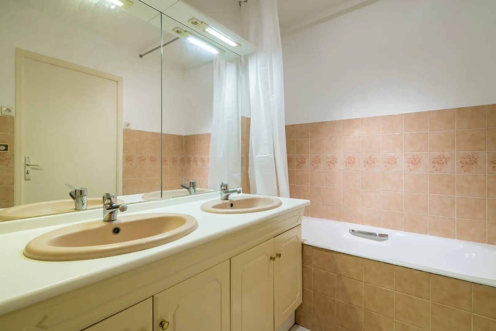 Ensuite Rooms view 1