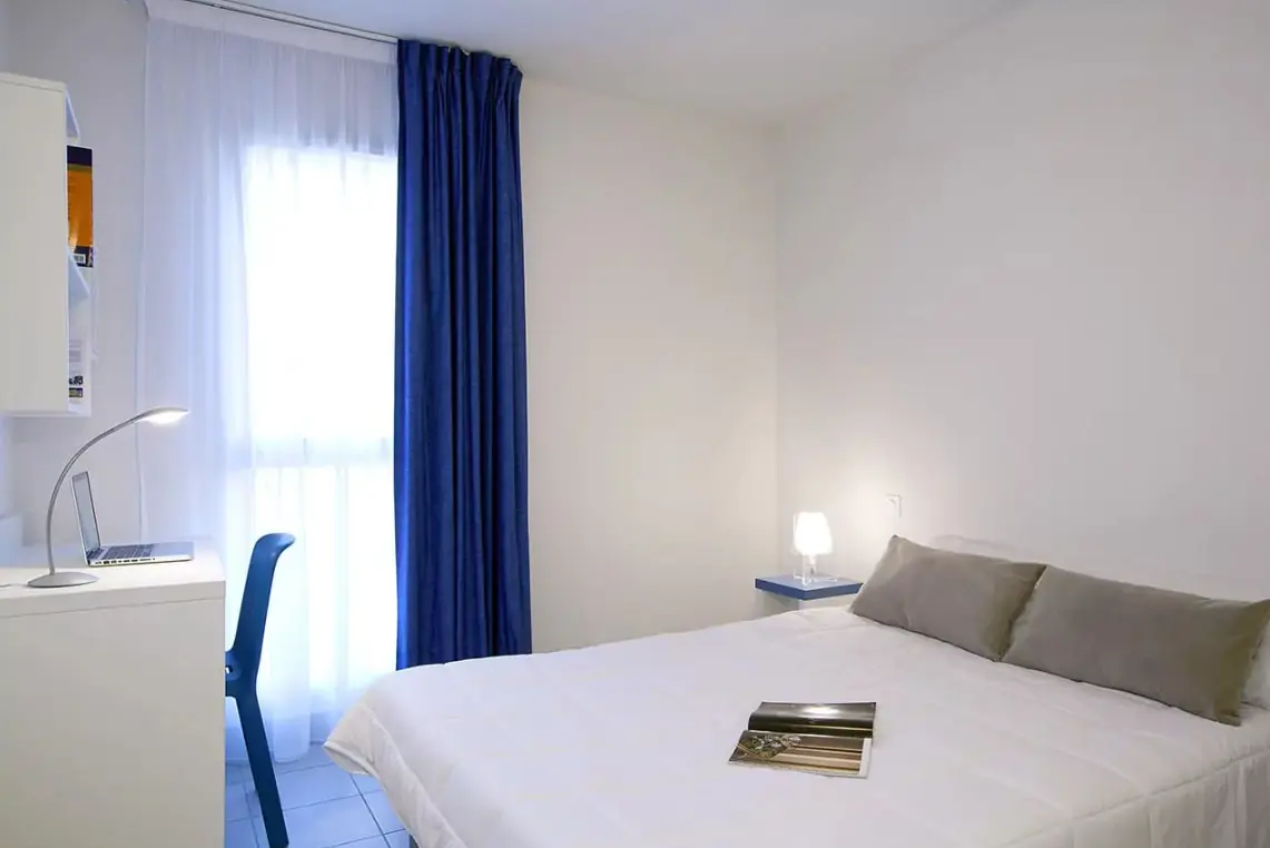 6th arrondissement, near Université de Provence Aix-Marseille 1, direct access to Kedge Business School