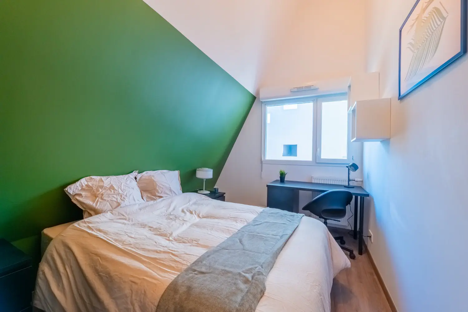 5BR/2BA Rooms view 1