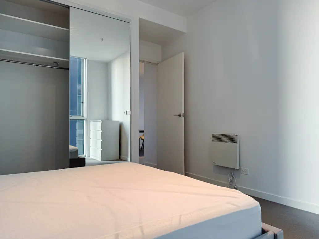 3 Rooms view 4