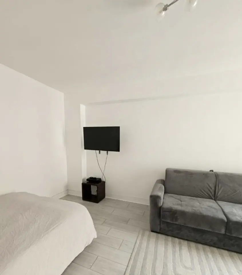 PARIS 10e·35m²·F1·Studio·With furniture