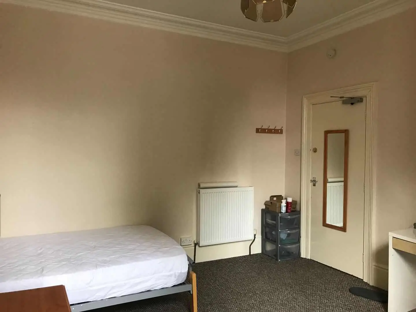 4 Rooms view 1