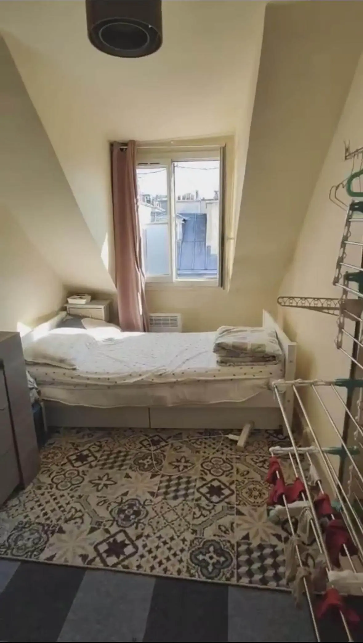 PARIS 2e·12m²·F1·Une chambre （Colocation）·With furniture