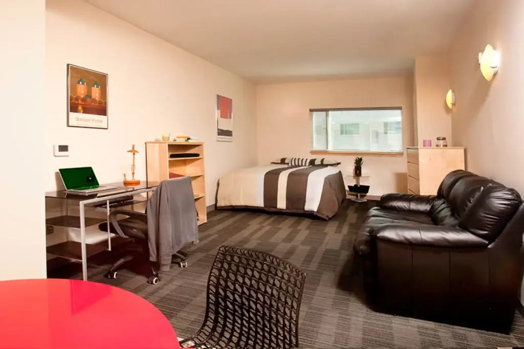 2 Rooms view 3