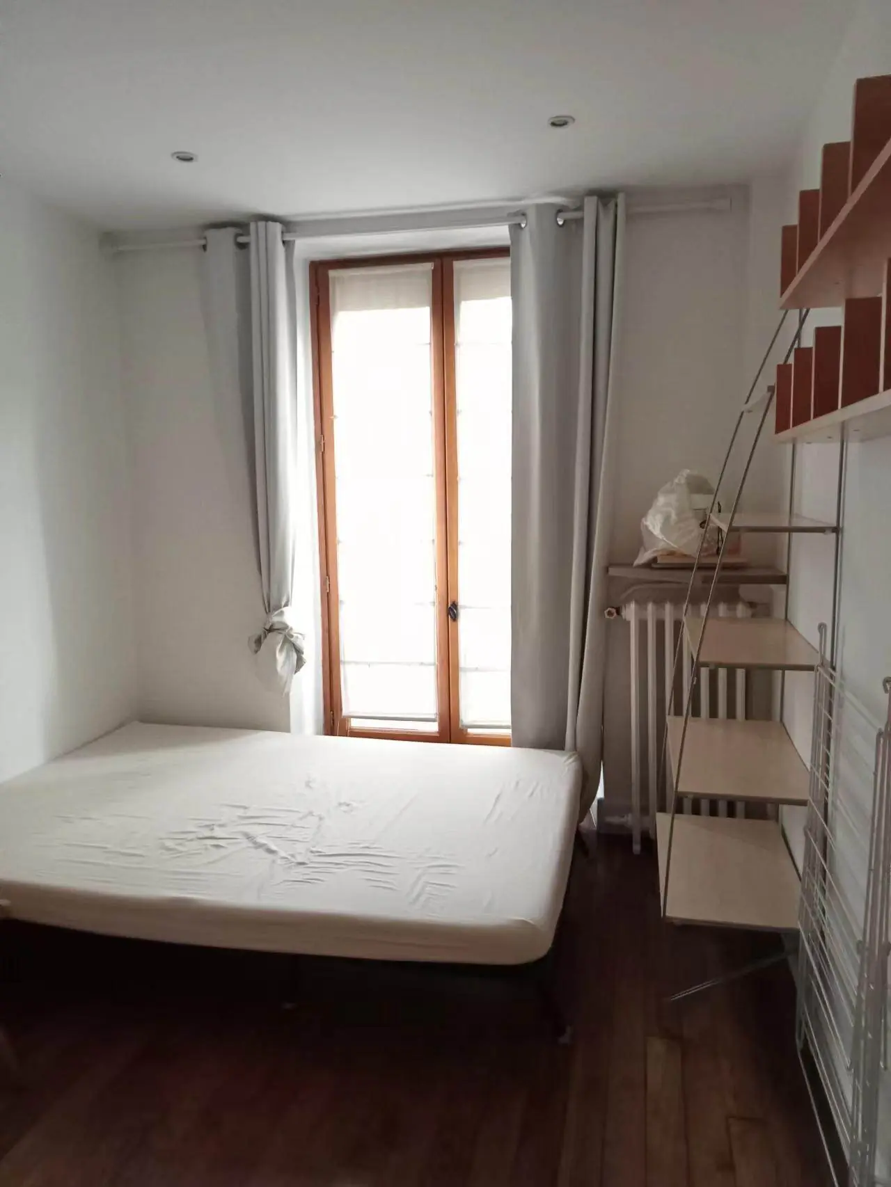 PARIS 6e·16m²·F1·Studio·With furniture