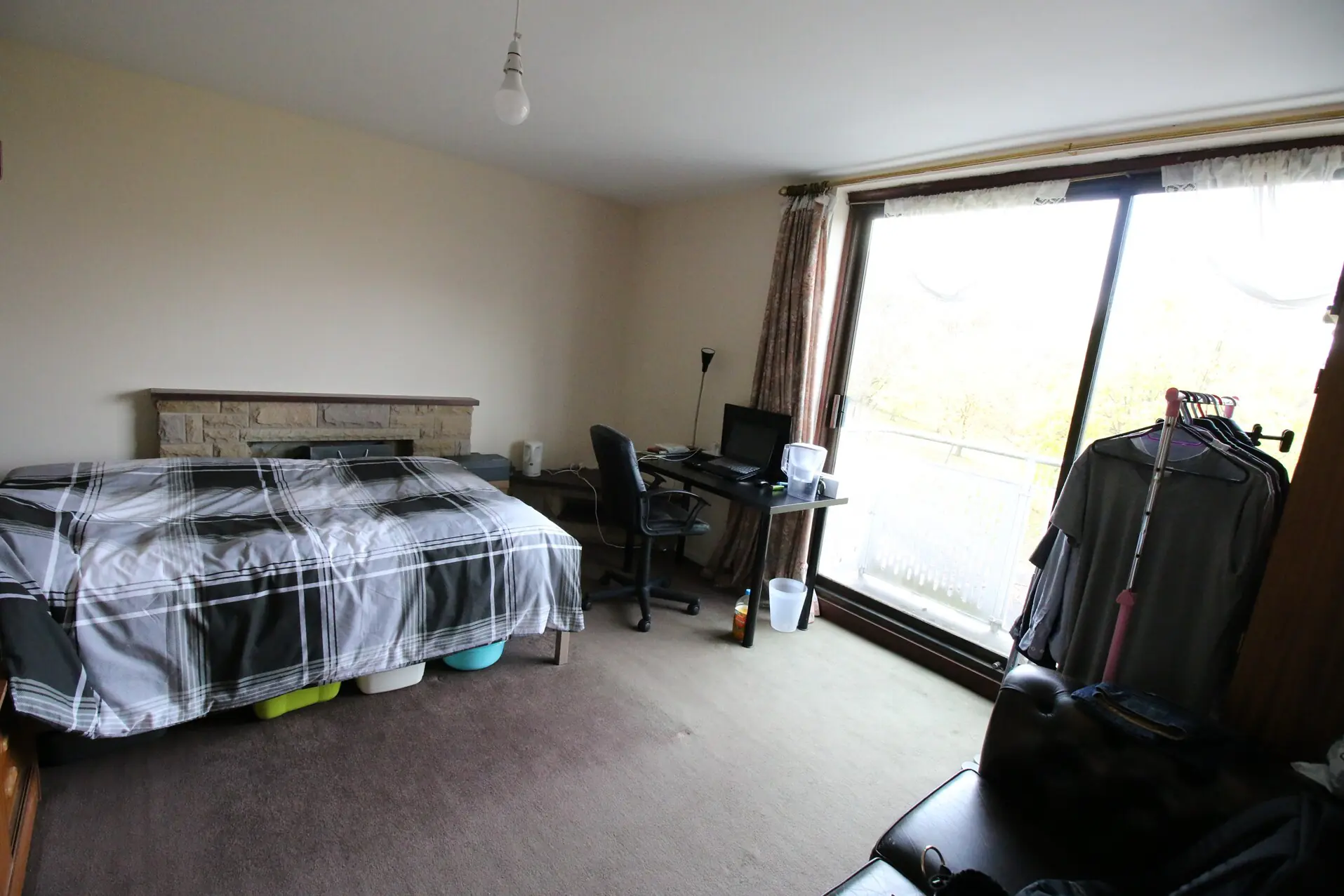 2 Rooms view 1