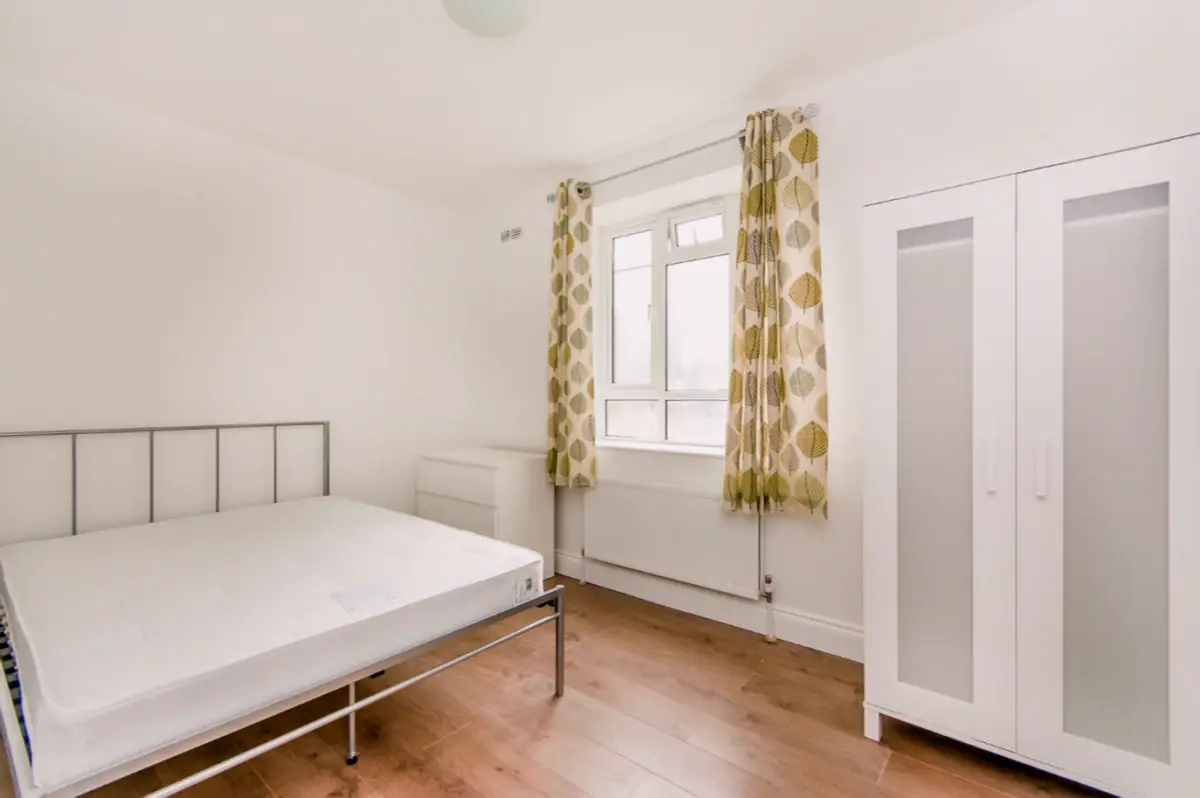 4 Rooms view 2