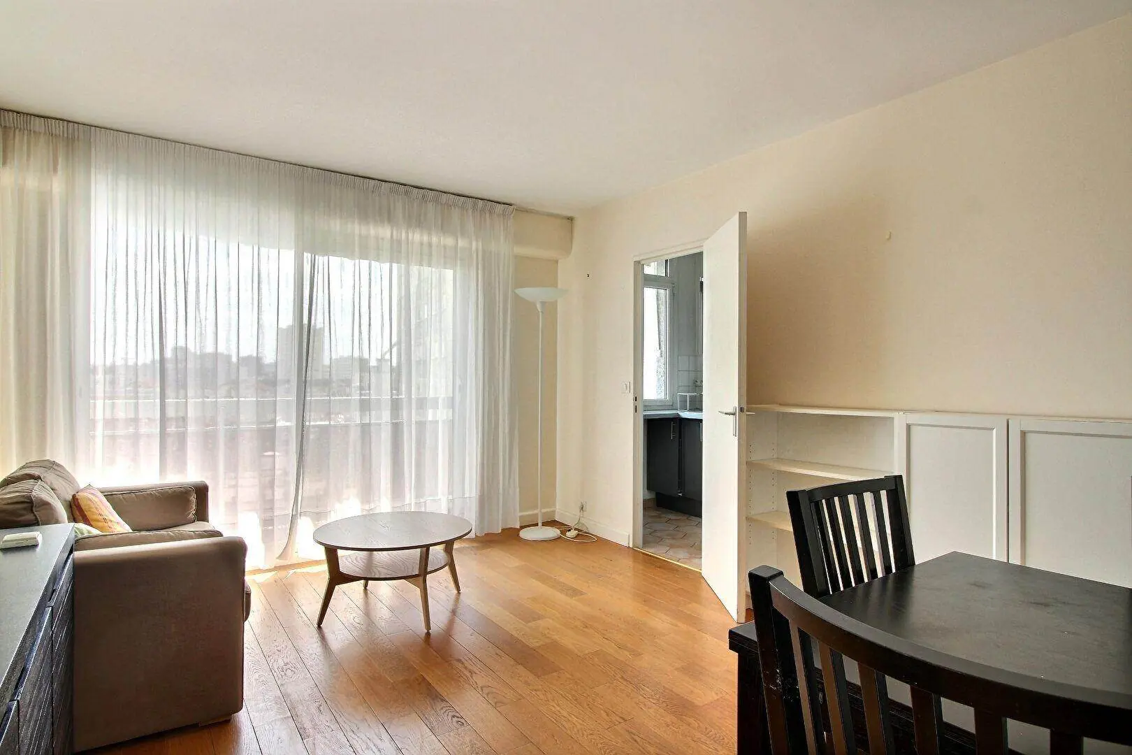 PARIS 14e·44m²·F1·Appartement·With furniture