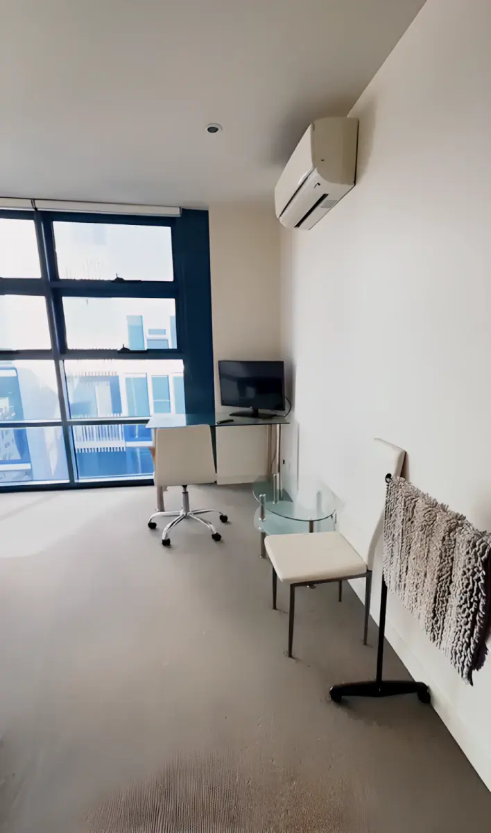 1 Rooms view 1