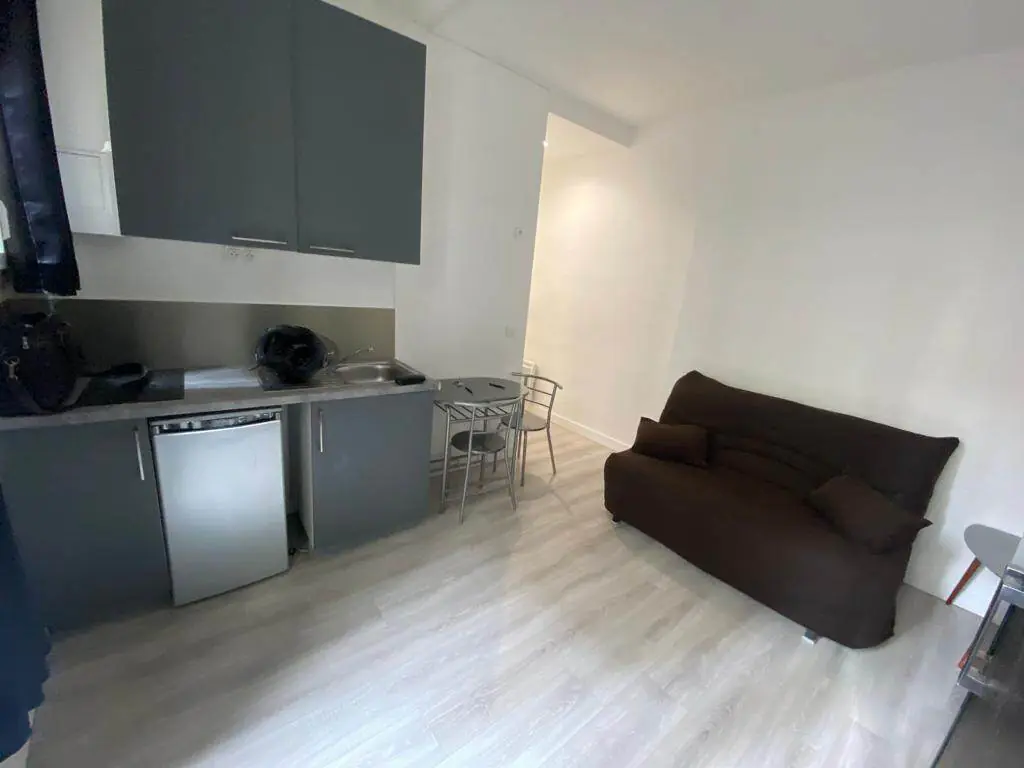 PARIS 18e·18m²·F1·Studio·With furniture