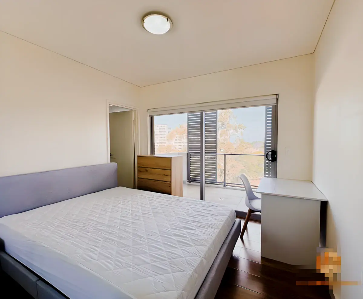 3 Rooms view 2