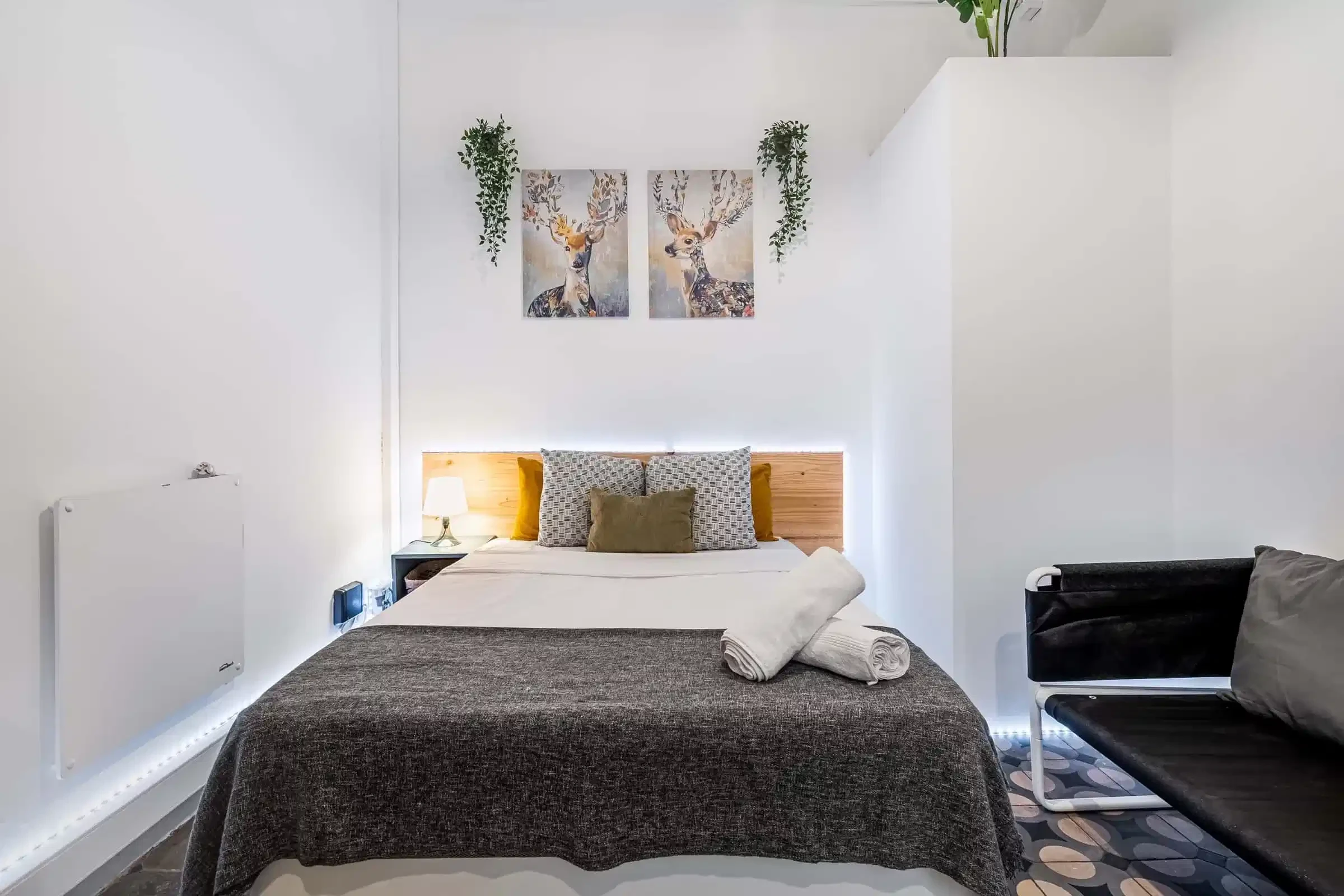 #87195: Room in a 3 Bedroom 1 Bathroom (Carrer De Les Penedides) - Bedroom